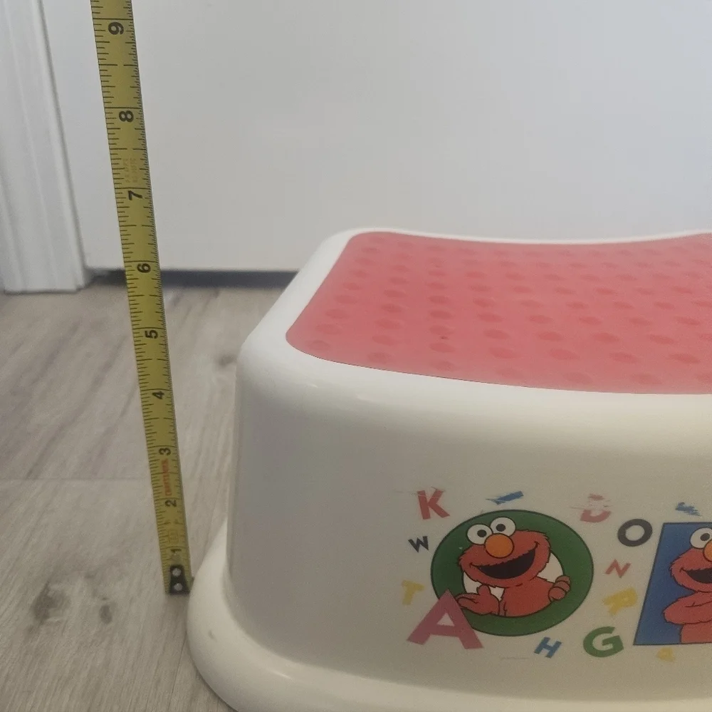 Sesame Street Elmo Kids Step Stool - Red and Cream